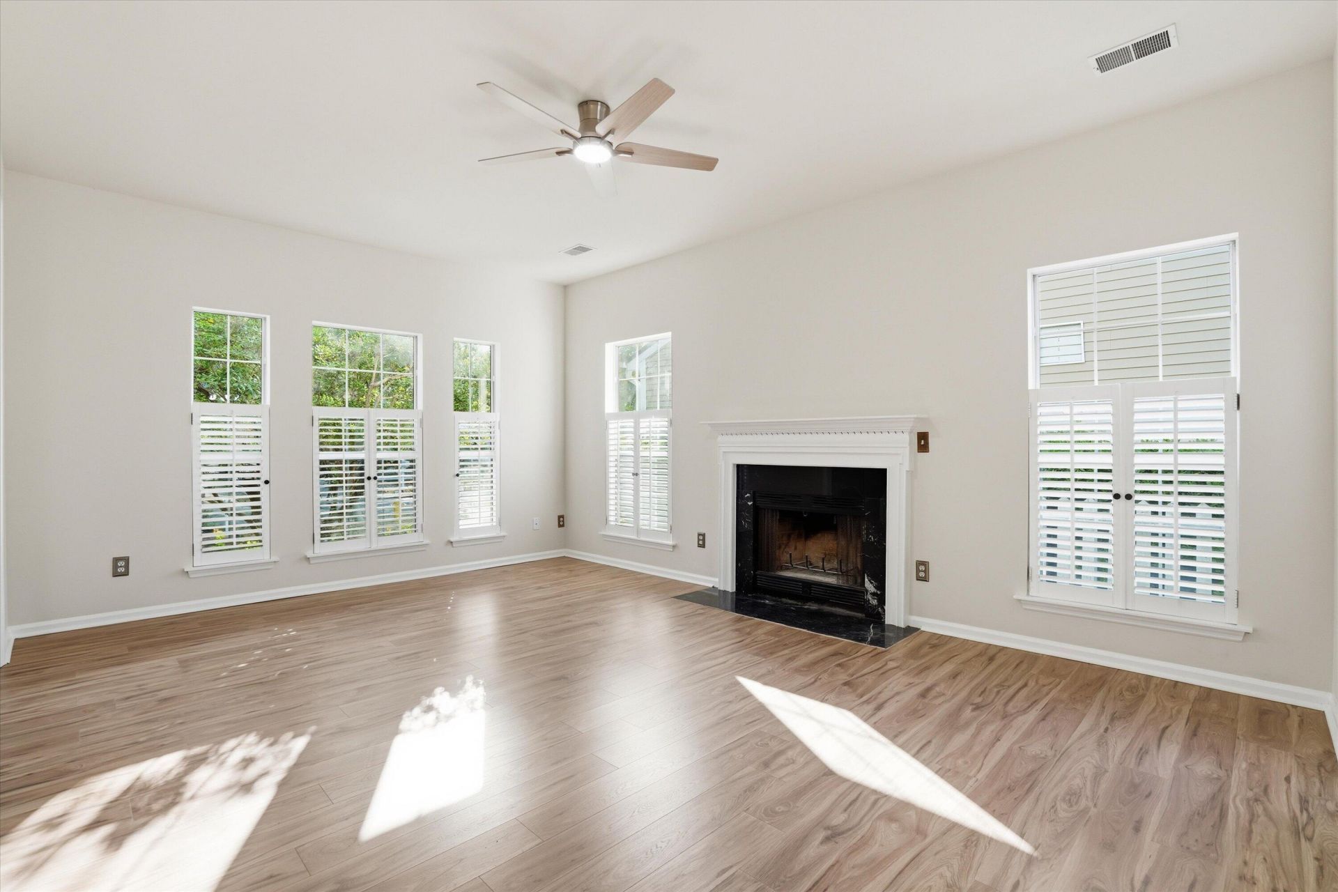 1561 Harborsun Drive Photo 6