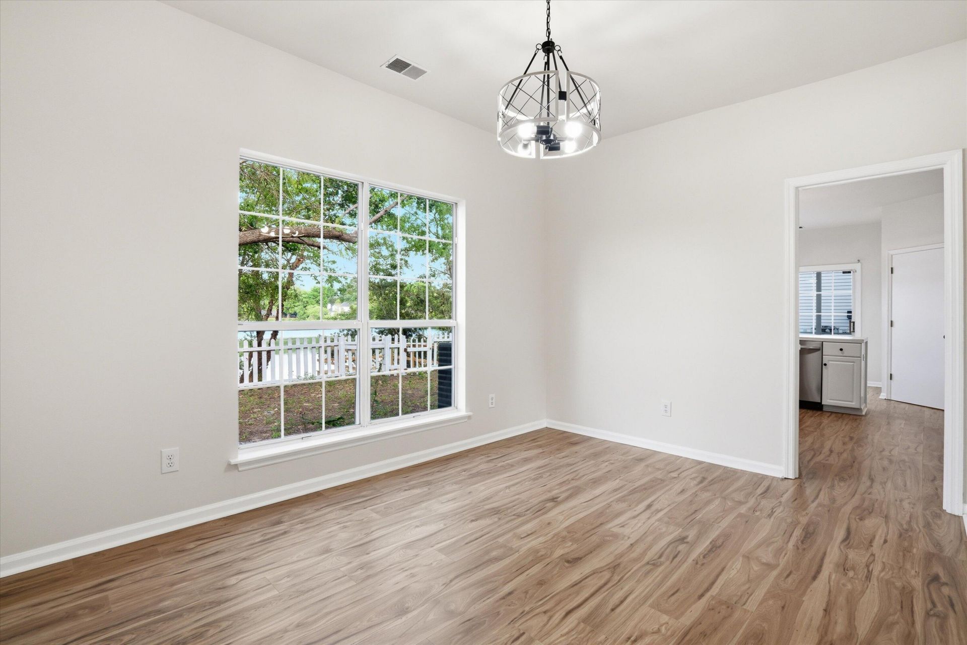 1561 Harborsun Drive Photo 9