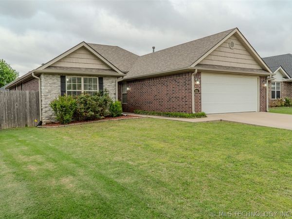 446 NE Katherine Avenue , Bartlesville, OK 74006