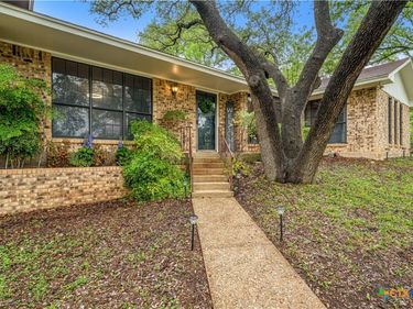 2600 N Beal Street , Belton, TX 76513