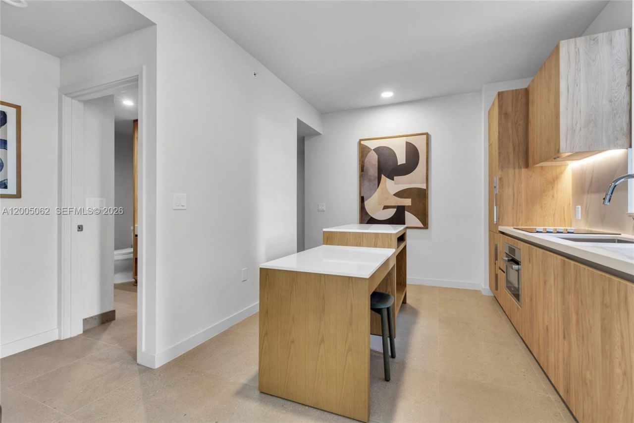 11 NE 6th St , Unit 407, Miami, FL 33132 Photo