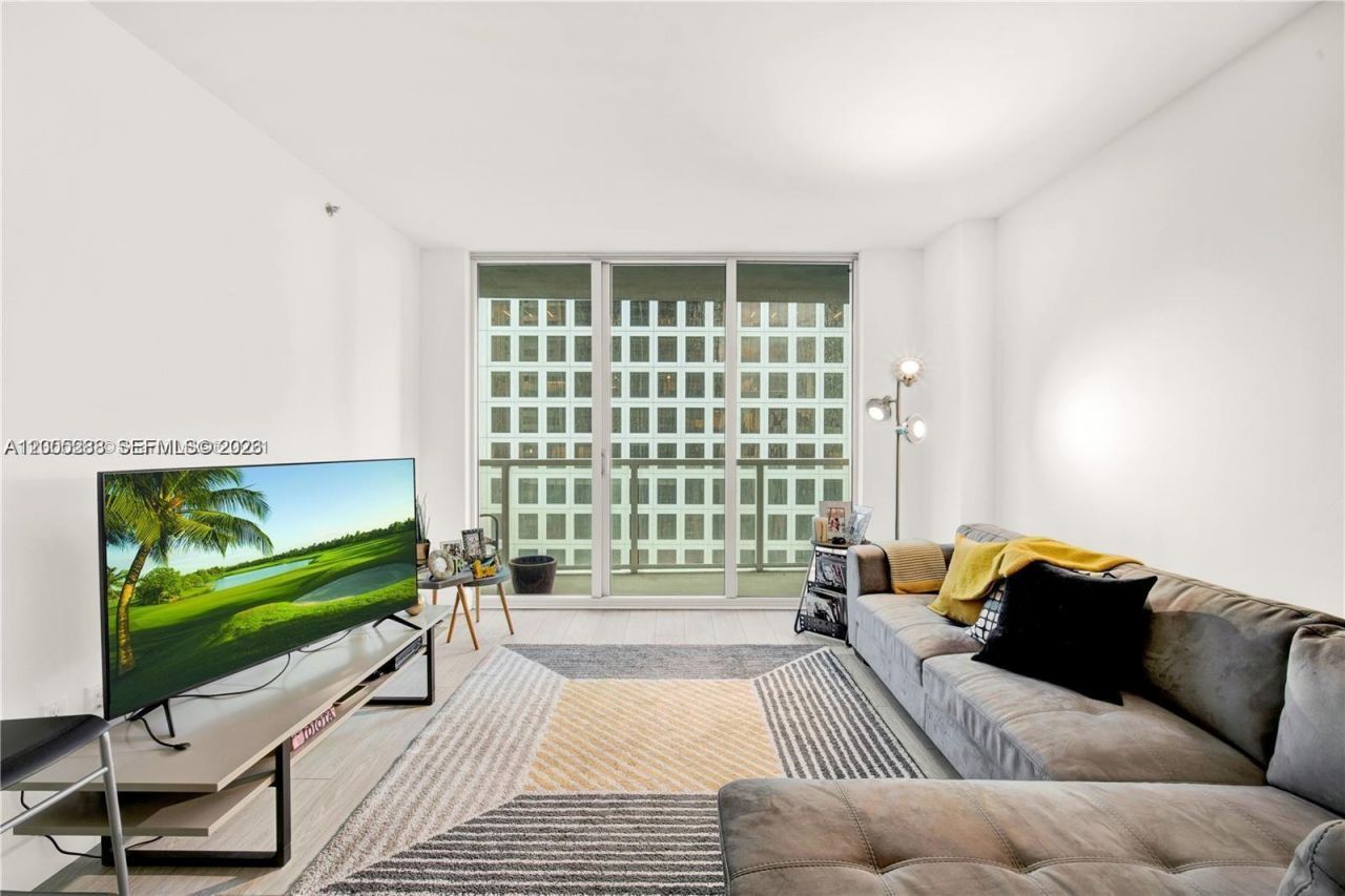 500 Brickell Ave, Unit 3008, Miami, FL 33131 Photo
