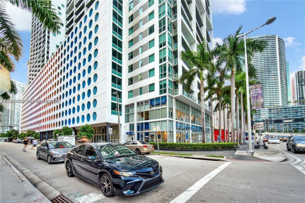 500 Brickell Ave, Unit 3008, Miami, FL 33131 Photo