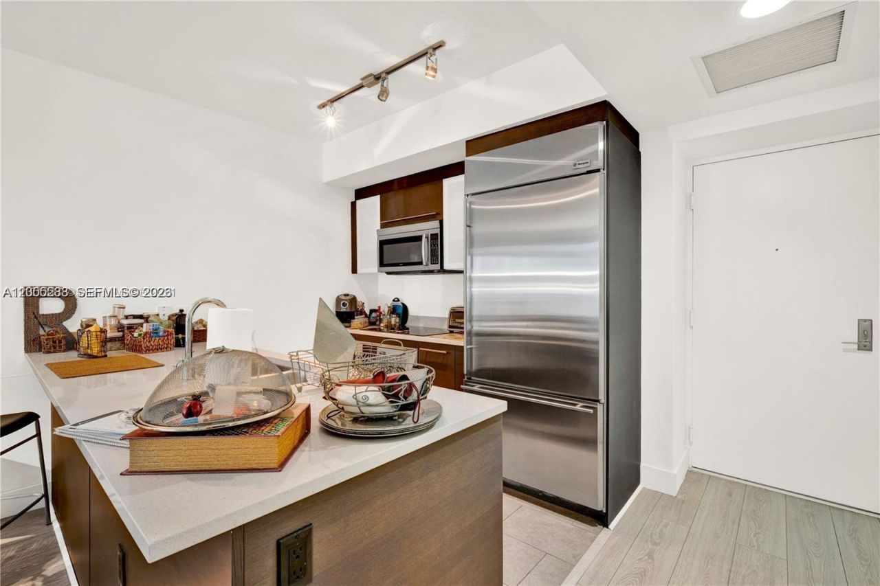 500 Brickell Ave, Unit 3008, Miami, FL 33131 Photo