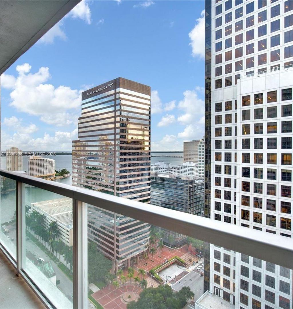 500 Brickell Ave, Unit 3008, Miami, FL 33131 Photo