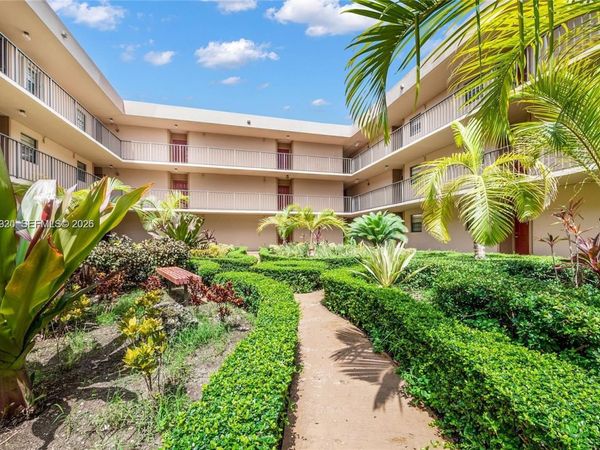 10625 SW 112th Ave, Unit 301, Miami, FL 33176