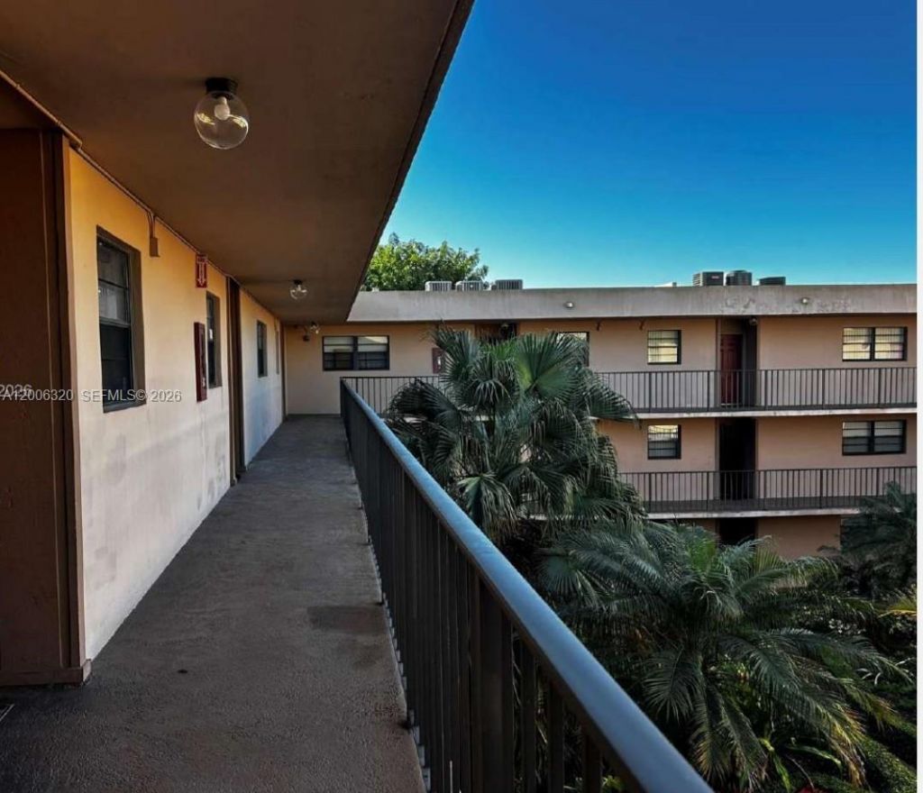 10625 SW 112th Ave, Unit 301, Miami, FL 33176 Photo