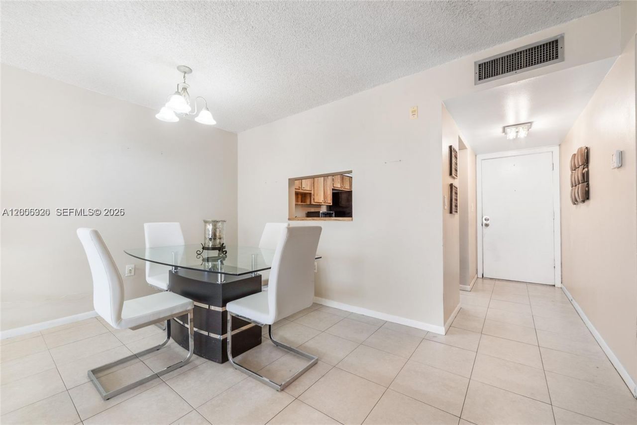 10625 SW 112th Ave, Unit 301, Miami, FL 33176 Photo