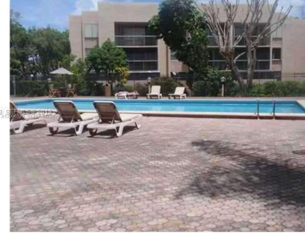10625 SW 112th Ave, Unit 301, Miami, FL 33176 Photo