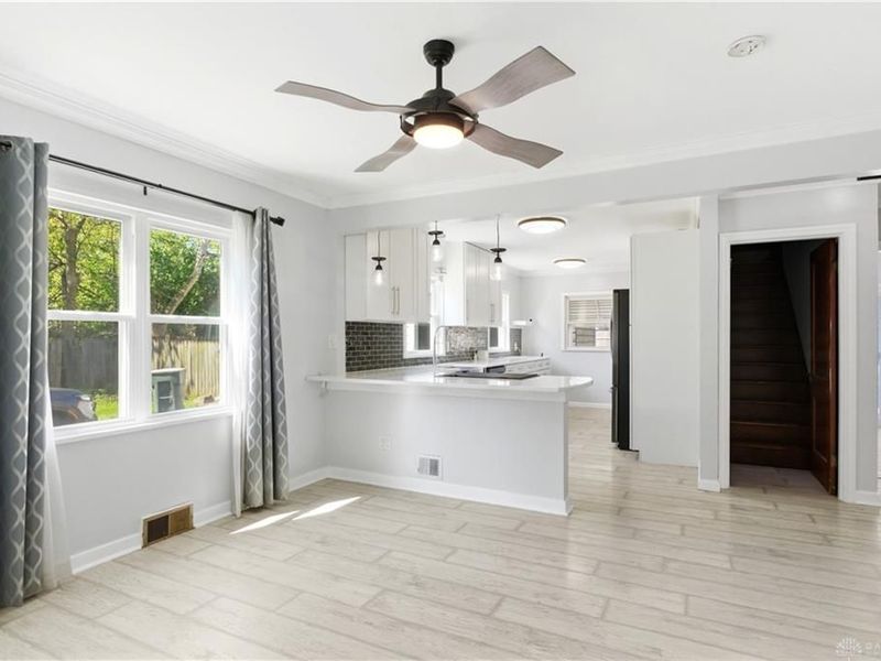 1805 S Smithville Road, Dayton, OH 45420 Photo 8