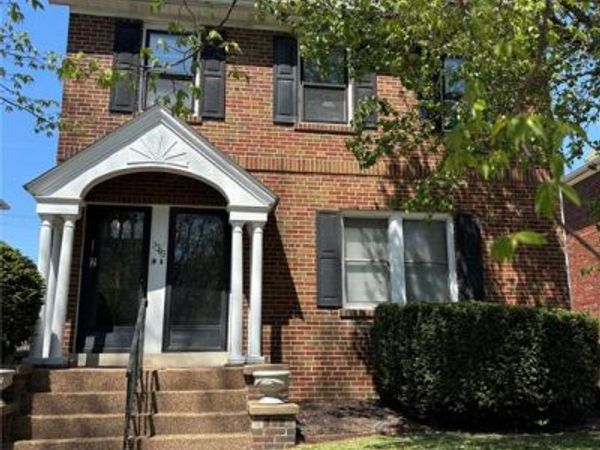 7343 Lindell Boulevard , University City, MO 63130