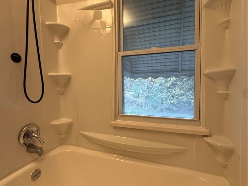 1427 E 252nd Street , Euclid, OH 44117 Photo 14