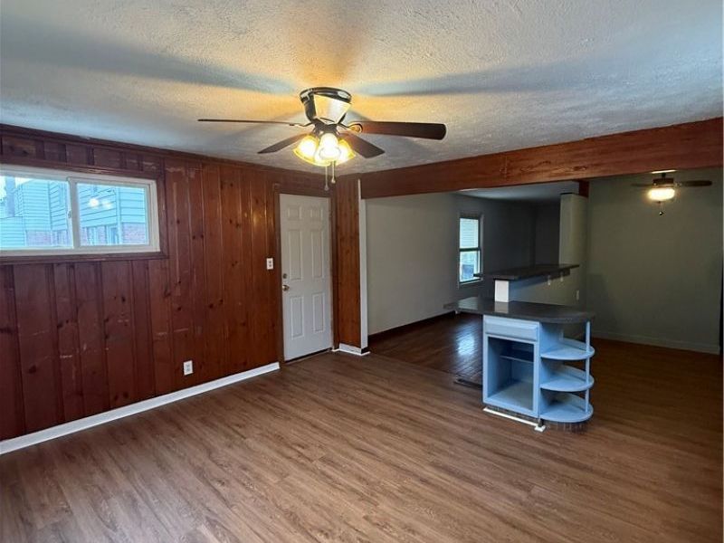 1427 E 252nd Street , Euclid, OH 44117 Photo 2