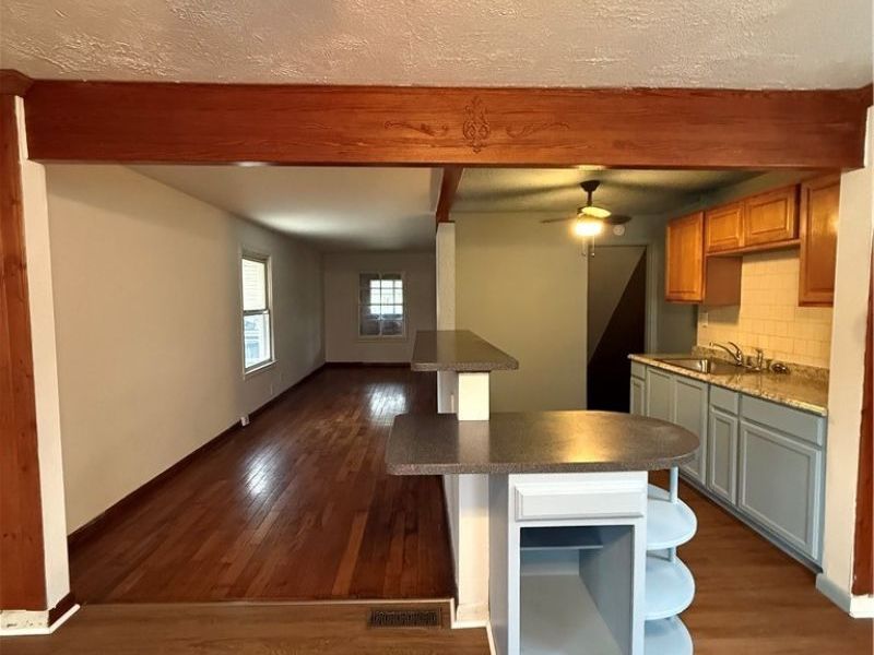 1427 E 252nd Street , Euclid, OH 44117 Photo 3