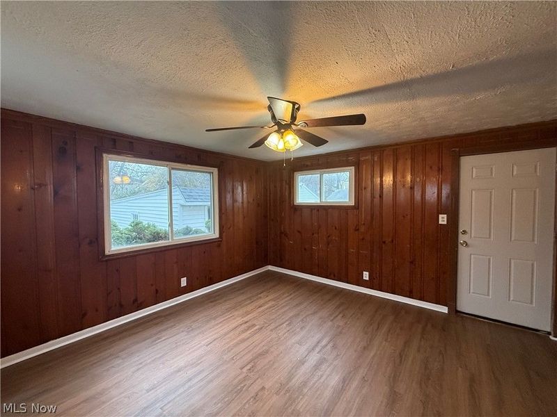 1427 E 252nd Street , Euclid, OH 44117 Photo 4