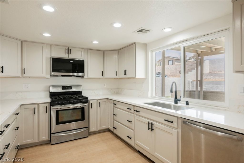 1630 Rolling Hills Drive , Las Vegas, NV 89156 Main Photo