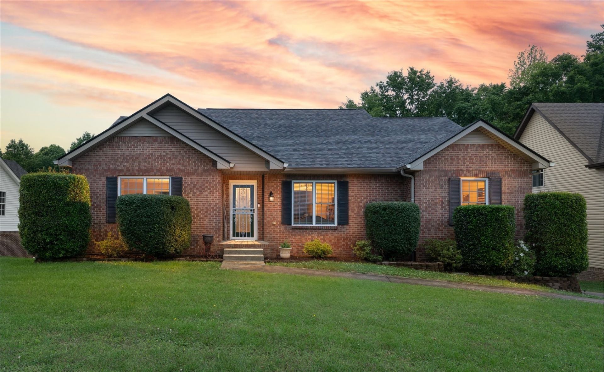1823 Patricia Dr, Clarksville, TN 37040 Main Photo