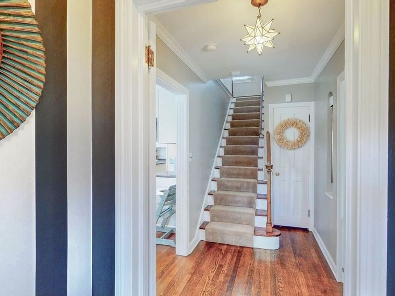 2304 Loyola Road, University Heights, OH 44118 Photo 5