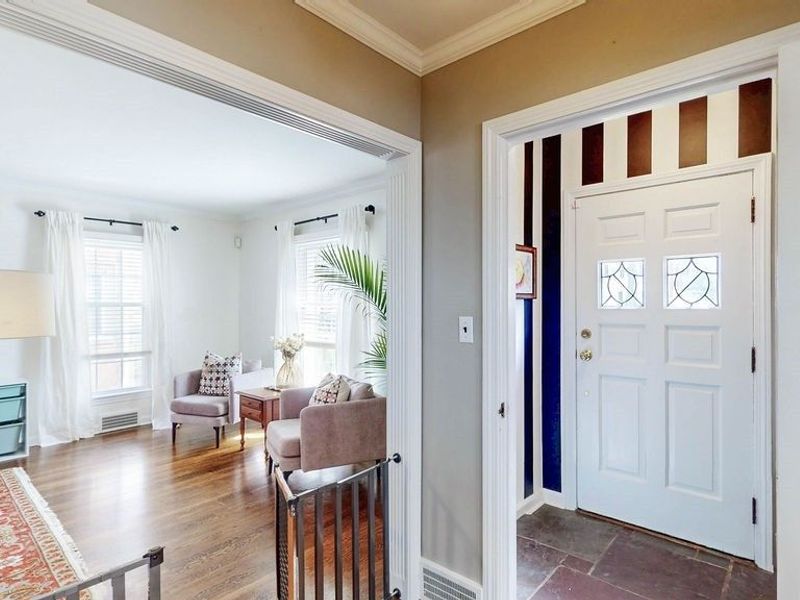 2304 Loyola Road, University Heights, OH 44118 Photo 6