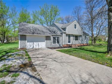 25595 Highland Road, Richmond Heights, OH 44143