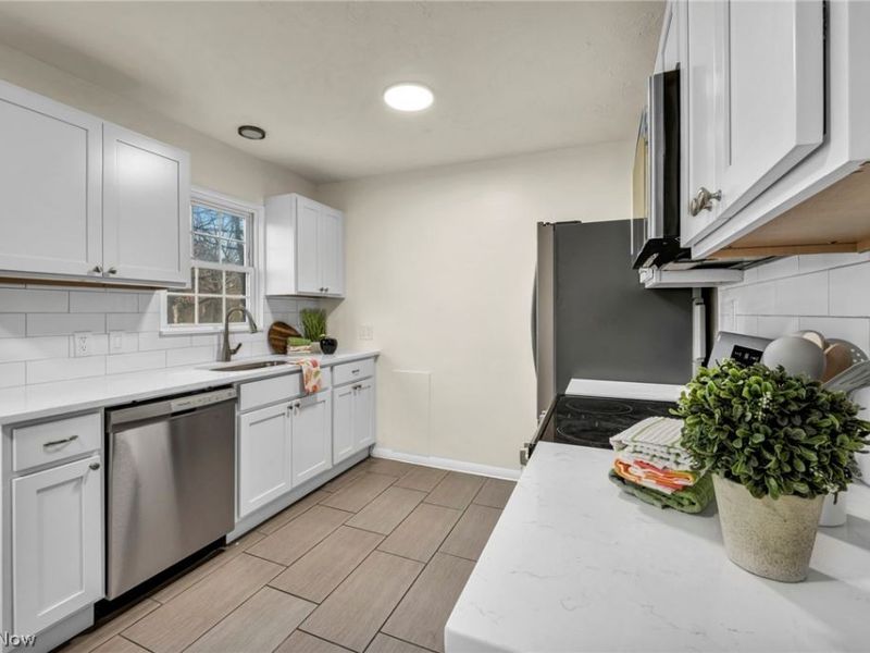 25595 Highland Road , Richmond Heights, OH 44143 Photo 7