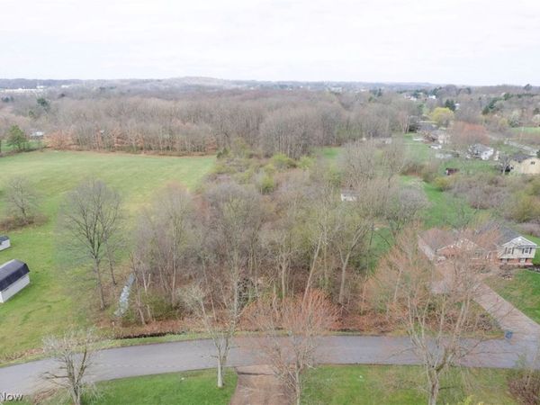 Dutt Road , Norton, OH 44203