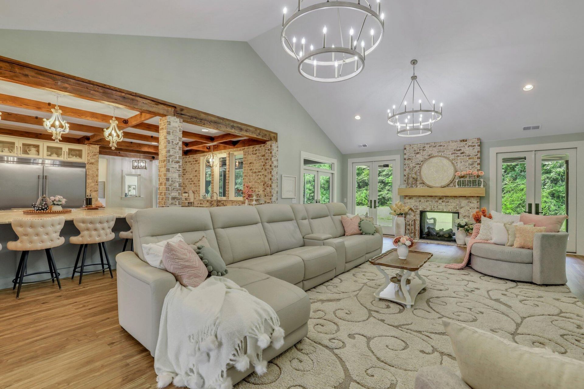 146 Noel Drive Photo 5