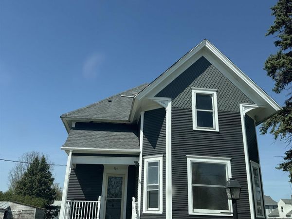 705 CRISMAN Street, Dysart, IA 52224