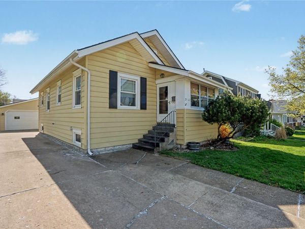 2517 B Avenue NE, Cedar Rapids, IA 52402