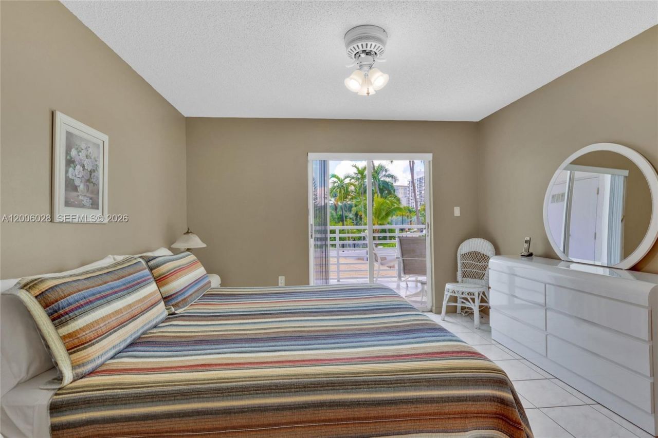 17801 N Bay Rd , Unit 210, Sunny Isles Beach, FL 33160 Photo