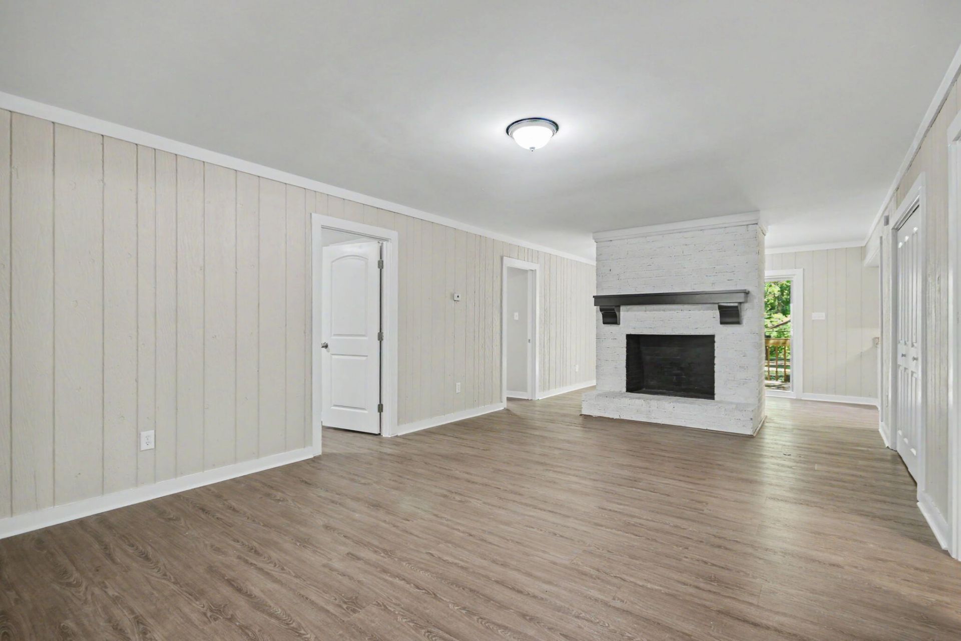 106 Weston Drive Photo 4