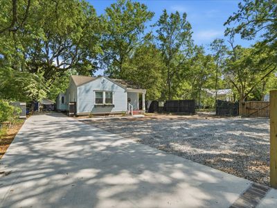 1550 Folly Road, Charleston, SC 29412