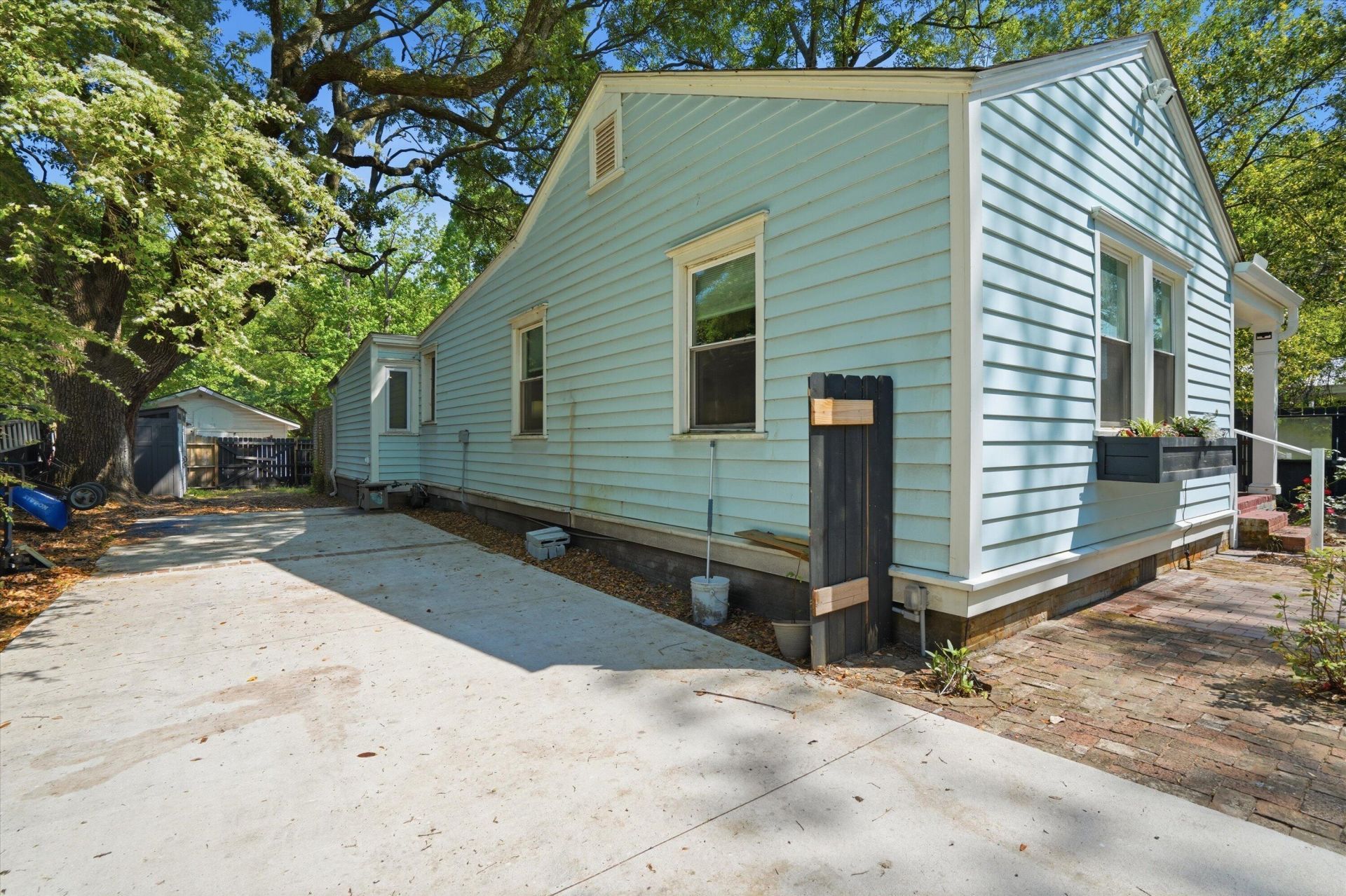 1550 Folly Road Photo 27