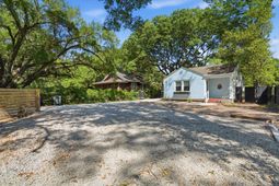 1550 Folly Road photo 4