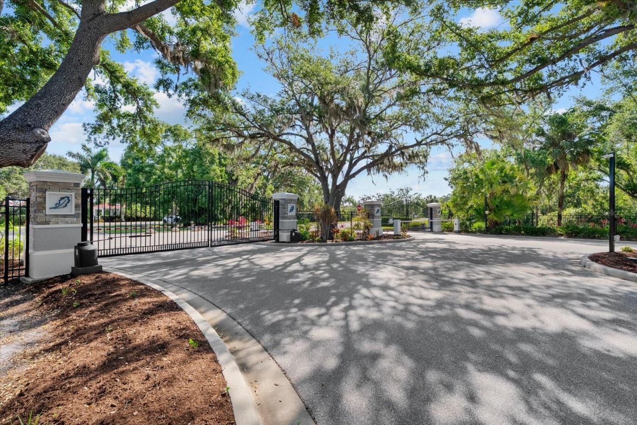 7526 Ridgelake Circle , Bradenton, FL 34203 Photo