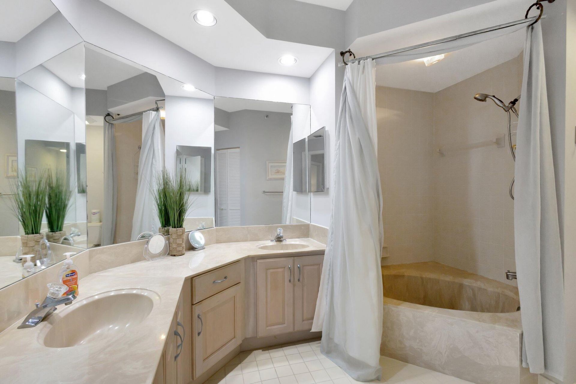 200 Waterway Road, Unit 109, Tequesta, FL 33469 Photo