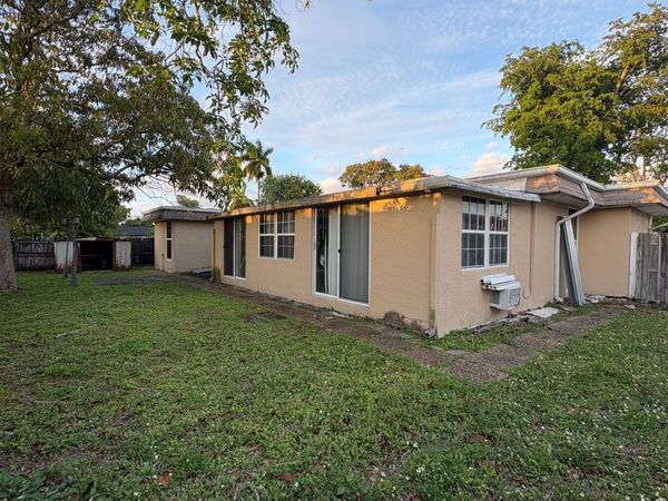 7815 NW 67th Avenue, Tamarac, FL 33321