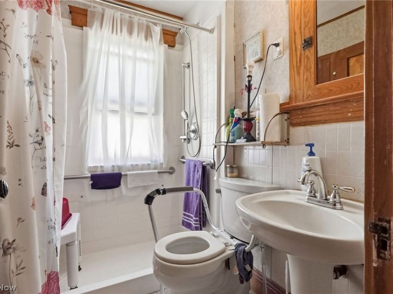 3202 Montclair Avenue, Cleveland, OH 44109 Photo 38