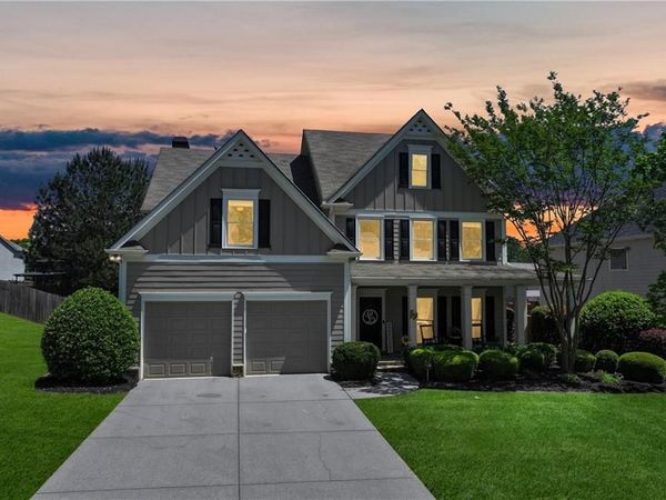 125 Fallen Oak Drive , Dallas, GA 30132