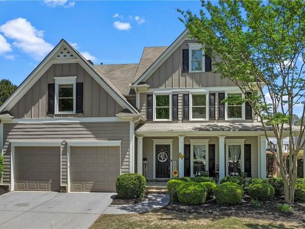 125 Fallen Oak Drive, Dallas, GA 30132