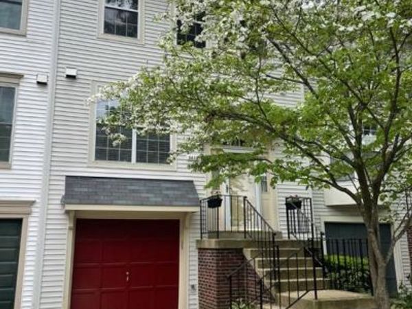 5833 PIN OAK COMMONS COURT, BURKE, VA 22015