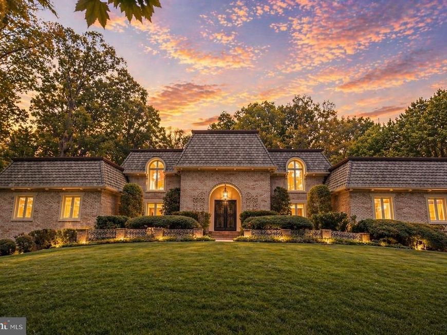 8800 Clewerwall Drive, Bethesda, MD 20817 Main Photo