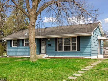 1112 Emerson Lane N, Brooklyn Center, MN 55430