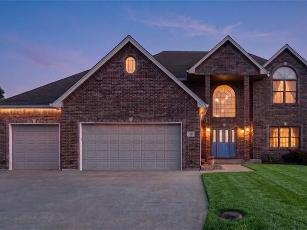 4213 NE Kennesaw Ridge, Lee's Summit, MO 64064