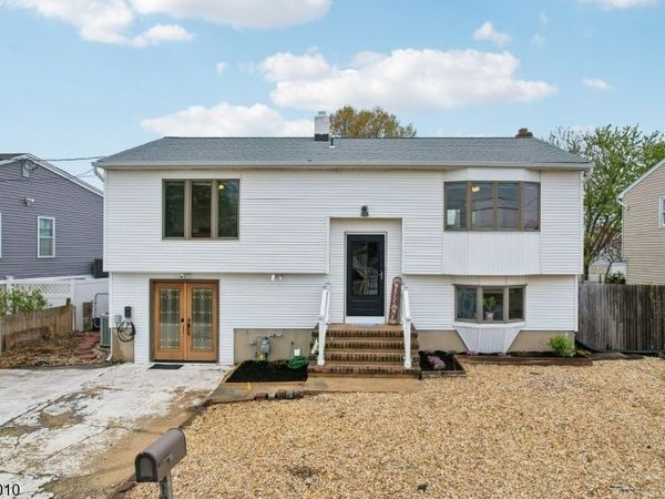 3138 Oceanic Dr, Toms Rivership, NJ 08753