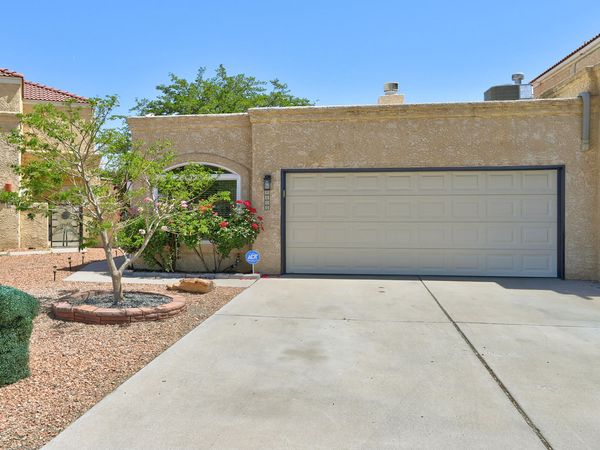4805 Los Serranos Court NW, Albuquerque, NM 87120