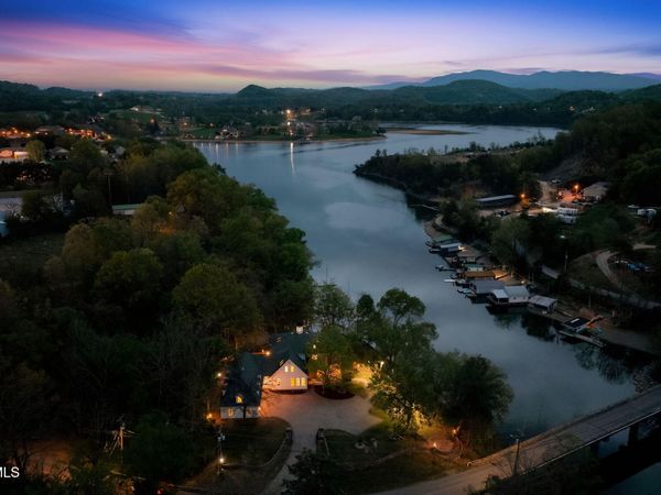 133 Knob Creek Dock Road, Johnson City, TN 37601