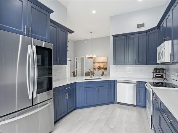 637 Beachwalk CIR , Unit E202, NAPLES, FL 34108