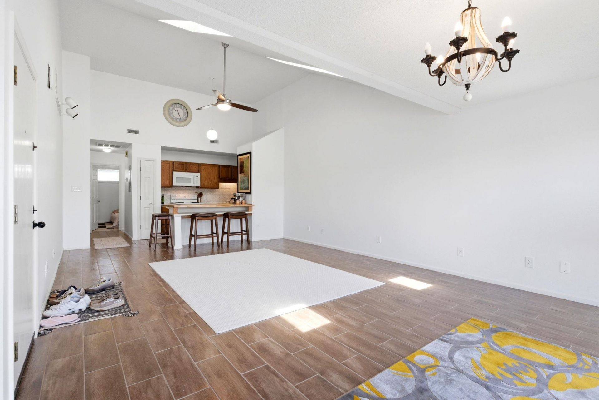 206 Double Eagle Dr. Photo 4