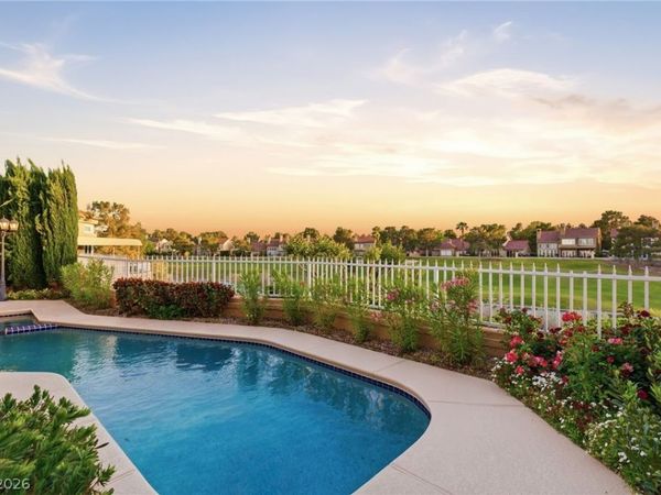 7943 Harbour Towne Avenue , Las Vegas, NV 89113